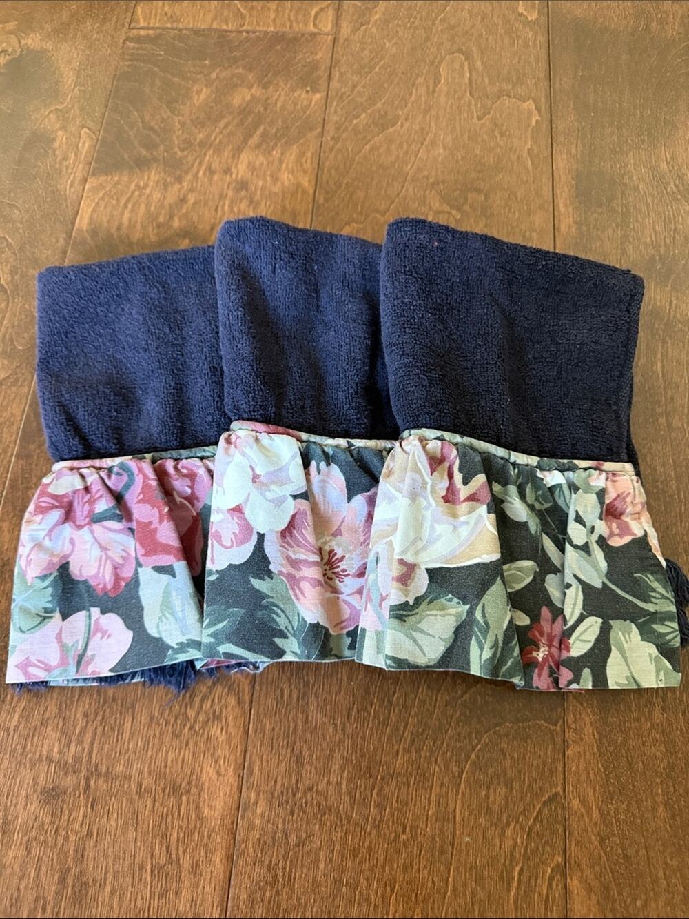 Vintage 1978 The Avanti Look Black Cotton Floral Ruffle Boho Hand Towel Set